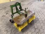 Sweeping broom with Thaler hitch 3