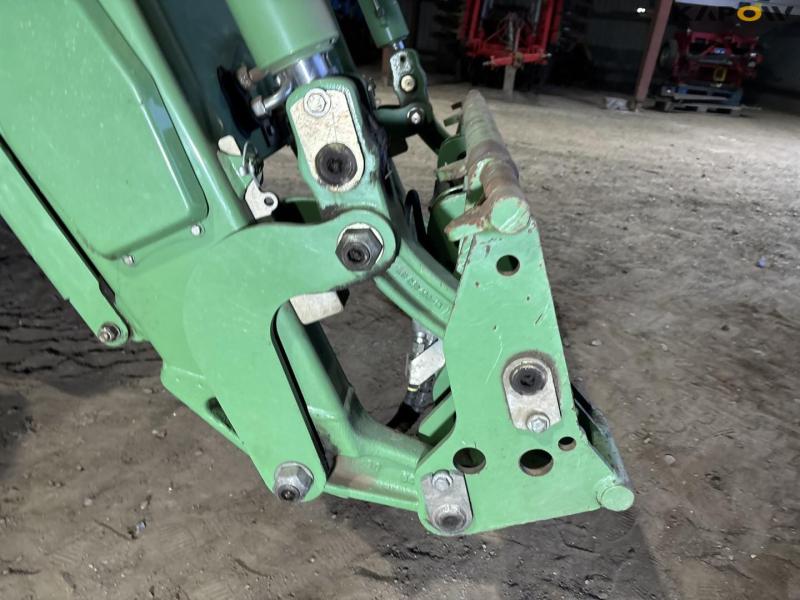 Fendt 516 Vario tractor with front loader 17