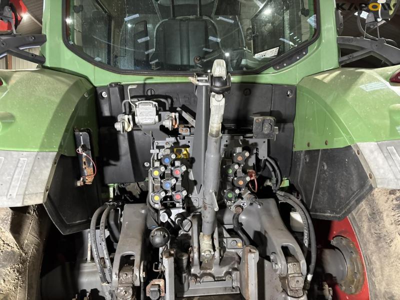 Fendt 516 Vario tractor with front loader 44