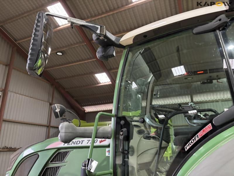 Fendt 720 Vario 4WD tractor 64