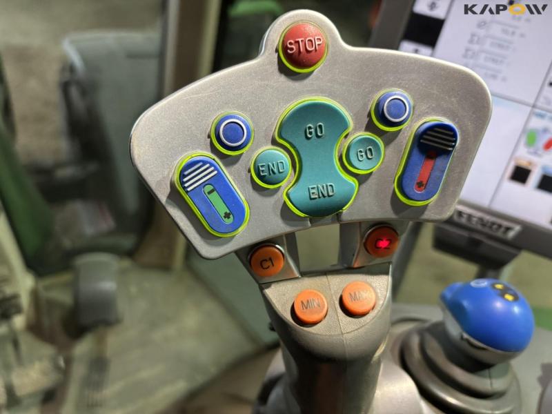 Fendt 720 Vario 4WD tractor 79