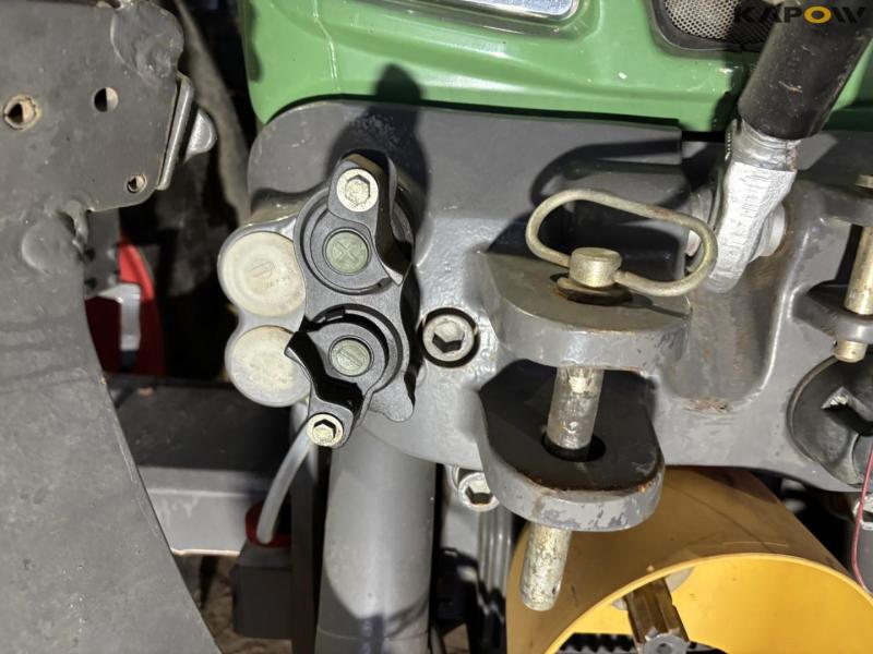 Fendt 724 Vario tractor 13