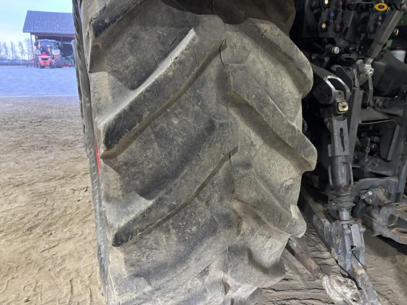Fendt 724 Vario tractor 43