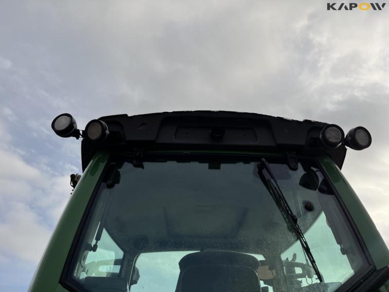 Fendt 828 vario tractor 36
