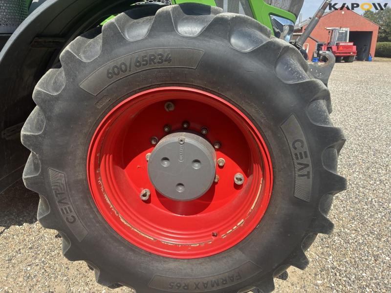 Fendt 930 Vario tractor 32