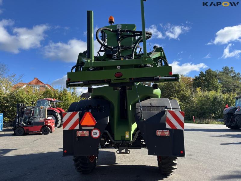 Fendt Rogator 344 trailer sprayer with 24 meter boom 6