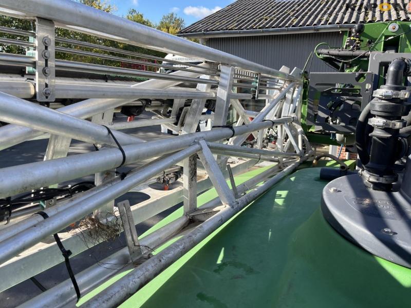 Fendt Rogator 344 trailer sprayer with 24 meter boom 55
