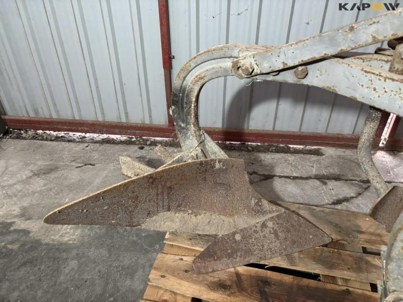 Ferguson MHF/L 2 furrow plough 8