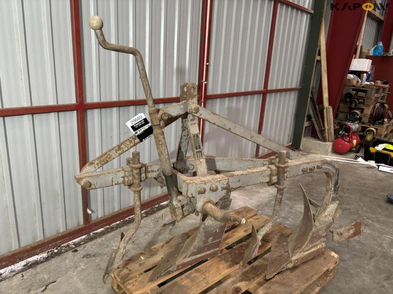 Ferguson MHF/L 2 furrow plough 13