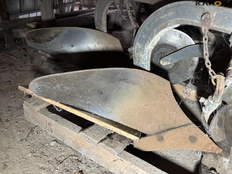 Ferguson plow 2 feet 12