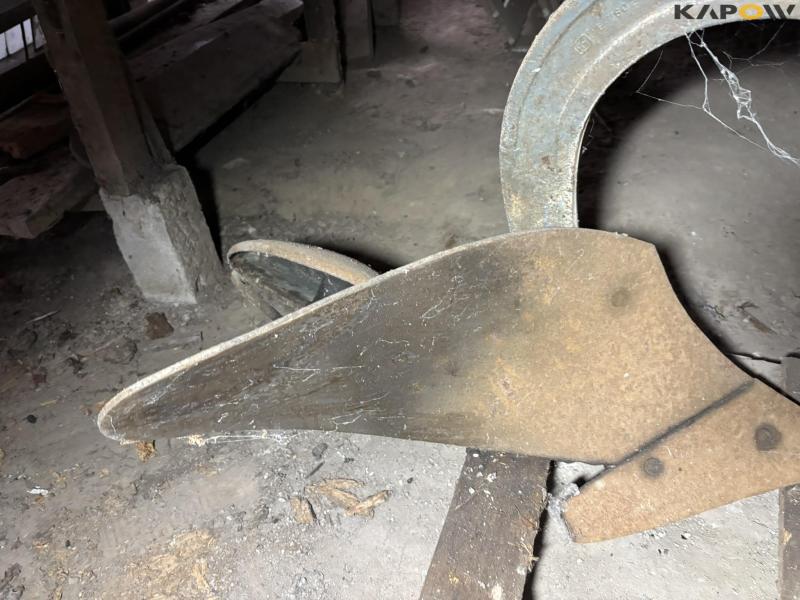 Ferguson plow 2 feet 15