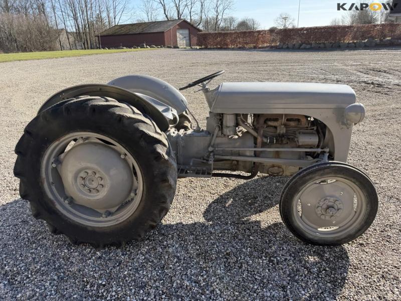 Ferguson TEA20 tractor 4