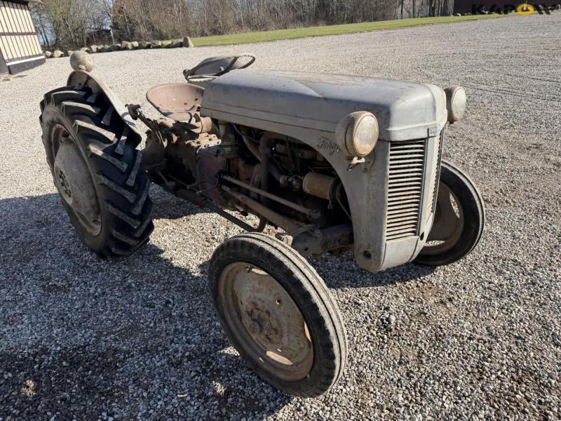 Ferguson TEA20 tractor 3