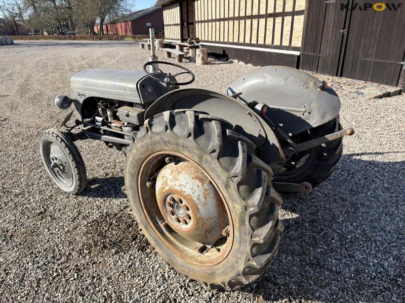 Ferguson TEA20 tractor 8