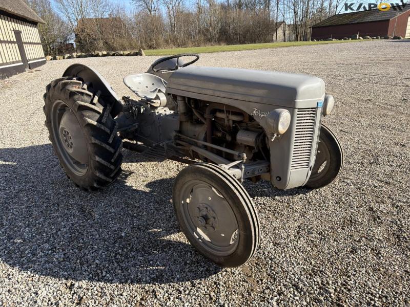 Ferguson TEA20 tractor 3