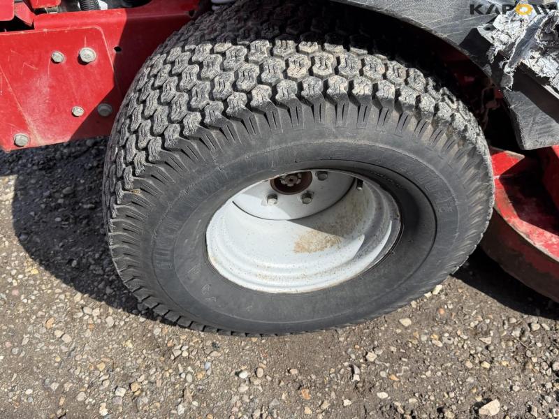 Ferris 5100 zero-turn lawn mower 36