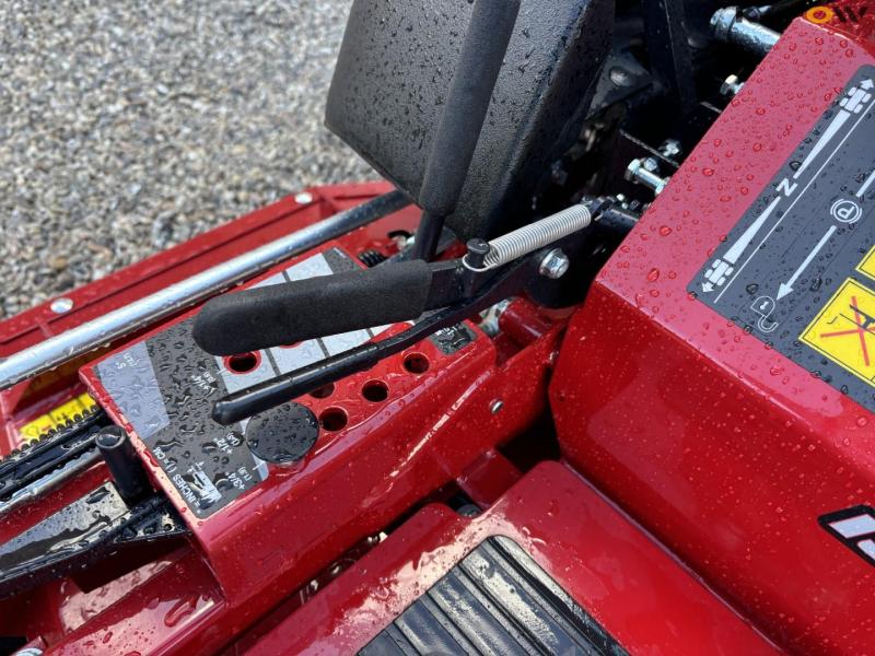 Ferris ZT 2200 Isx Zero Turn Grass Mower - New 16