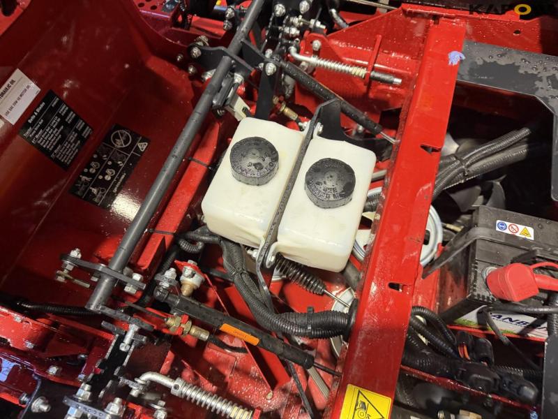 Ferris ZT 3300 ISX zero turn lawn mower - New 30