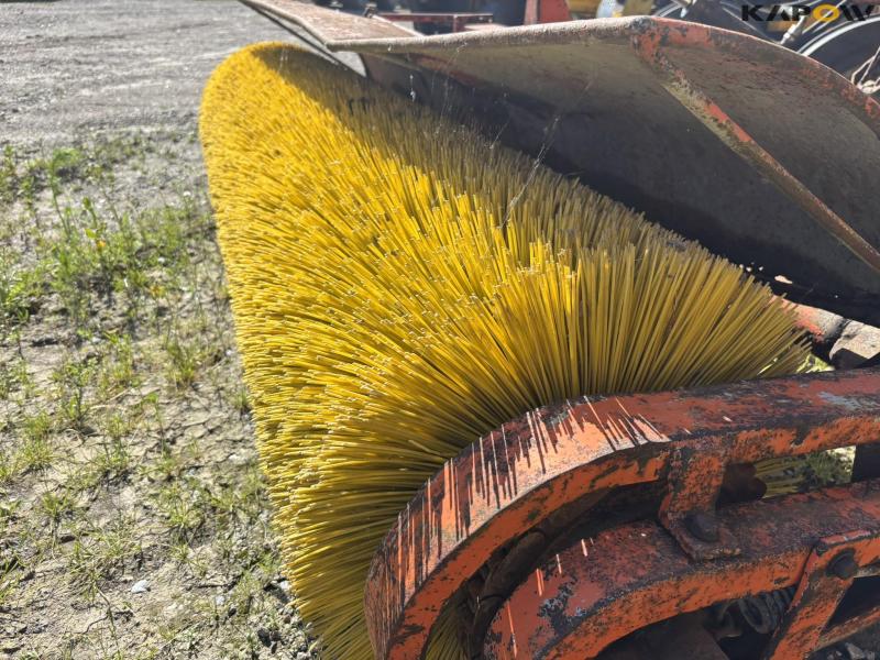 Fiat 250 N with broom 13