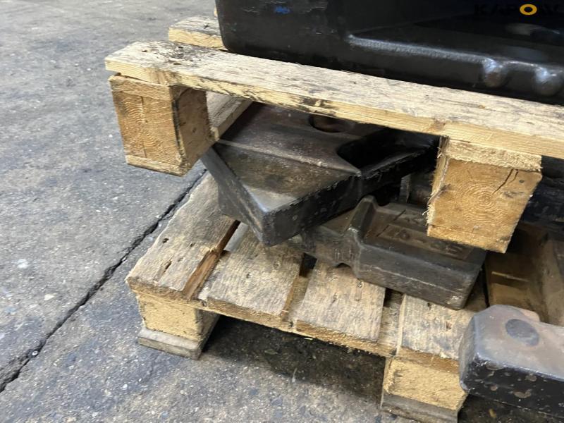 Fiat front weights with brackets 10