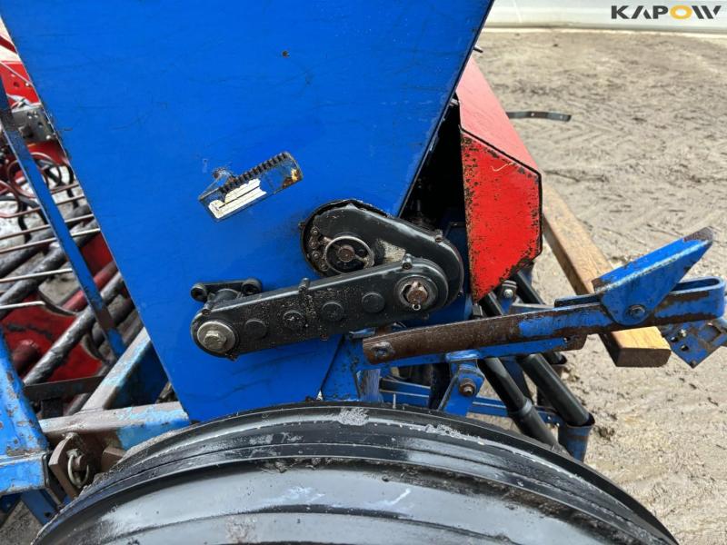 Fiona seeder with Marsk Stig harrow 31