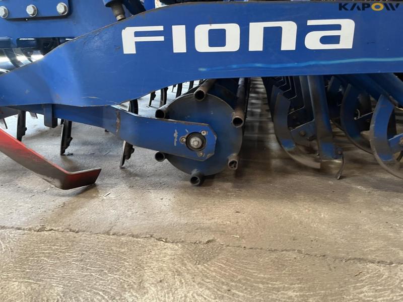 Fiona Seedcom XR VB 4 meter seed drill 17