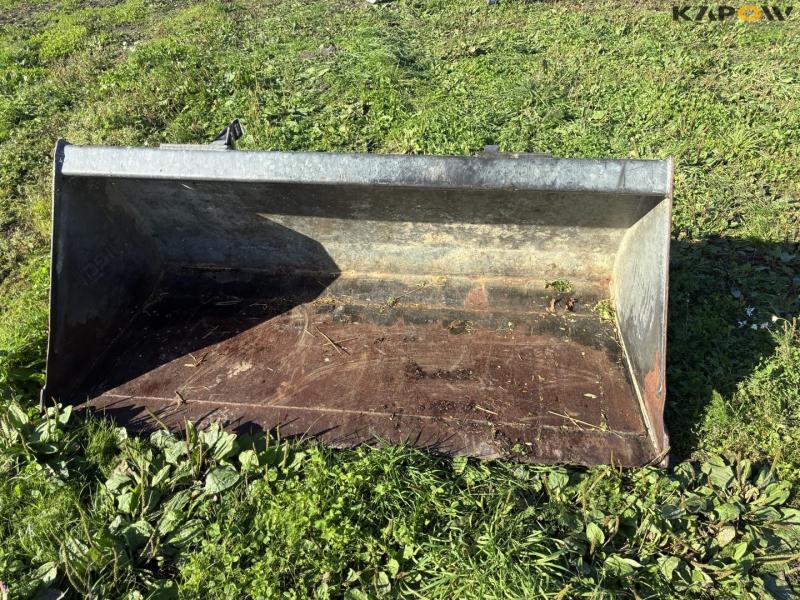 Fliegl bucket with Euro hitch 2