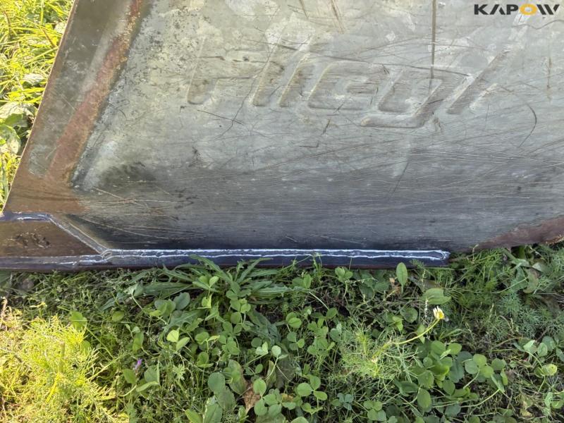 Fliegl bucket with Euro hitch 10