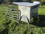 Feed fence with calf shelter 7