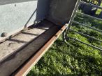 Feed fence with calf shelter 35