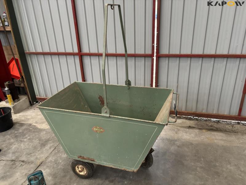 Feed trolley and grain equipment 12