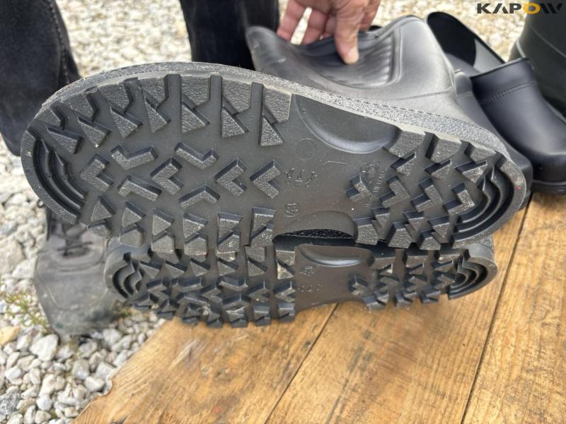 Footwear miscellaneous 13