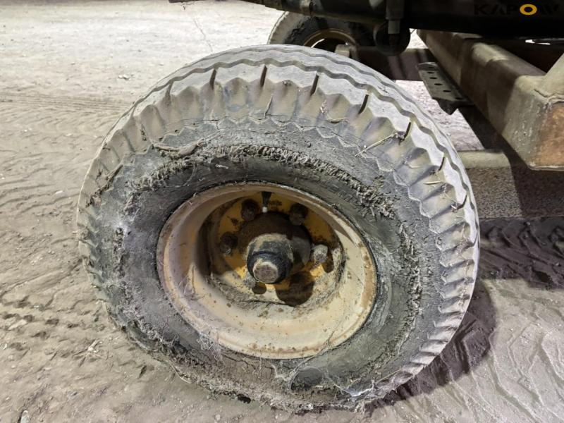 Feed hose for irrigation machine 25