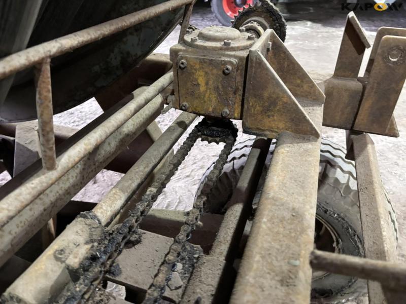 Feed hose for irrigation machine 30