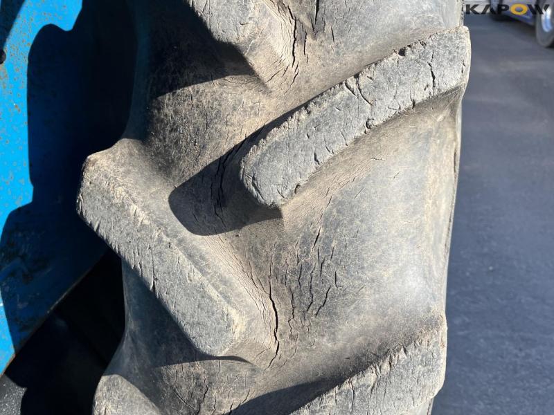 Ford 5610 Force II tractor 34