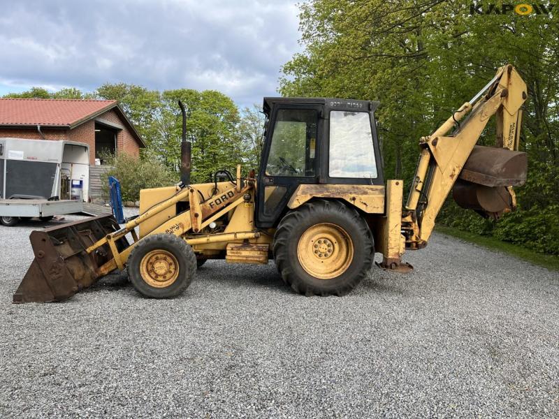 Ford 655 backhoe loader 8