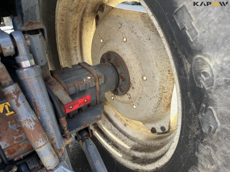Ford 7840 tractor 27