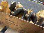 Ford oil pan and crankcase 13
