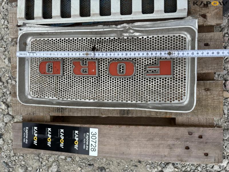 Ford front grill 13
