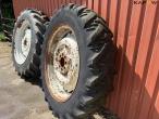 Ford wheels 13.6-38 4