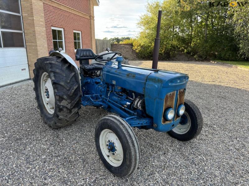 Ford tractor 3