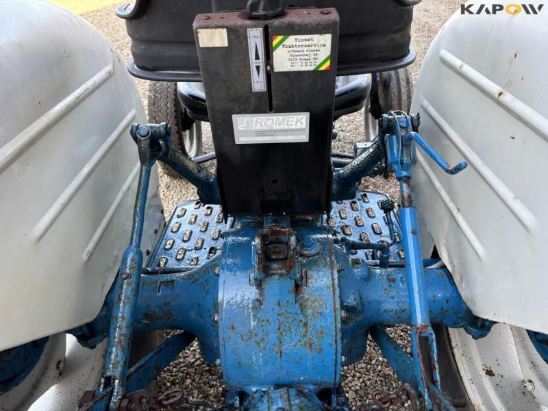 Ford tractor 32