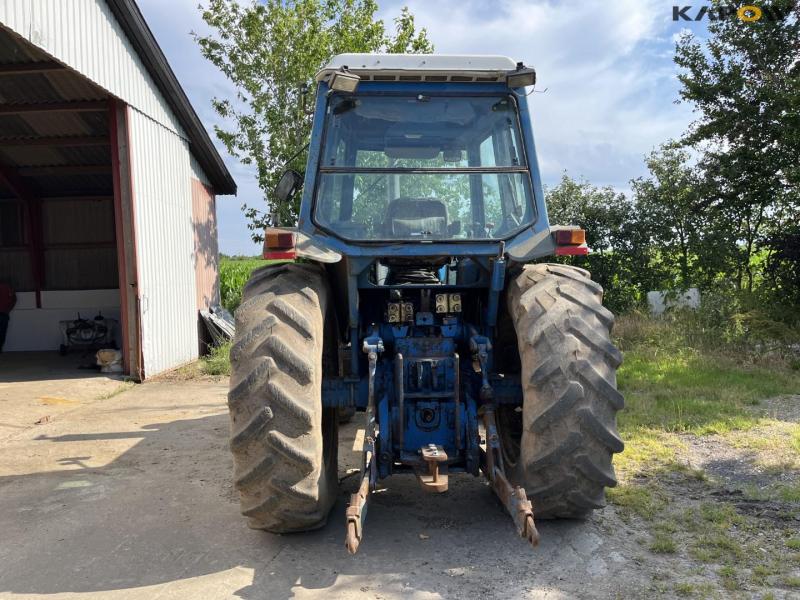 Ford TW15 tractor 6
