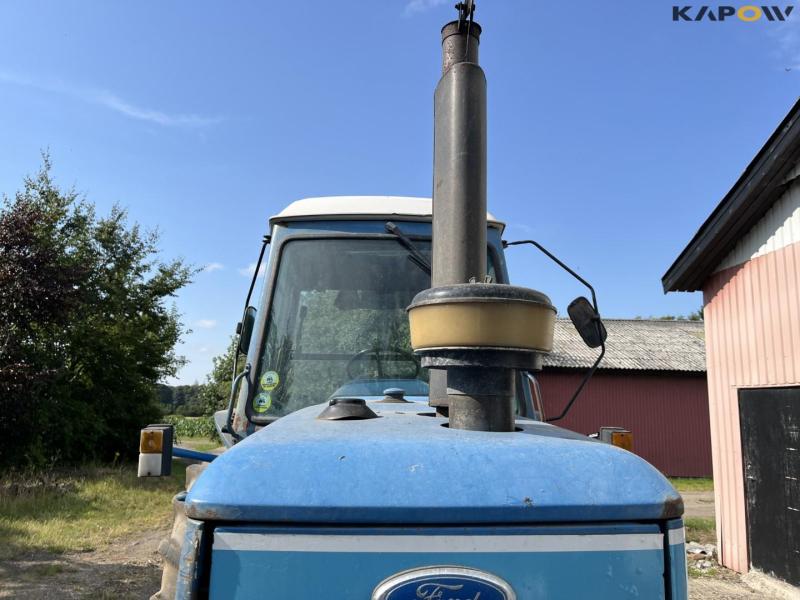 Ford TW15 tractor 18