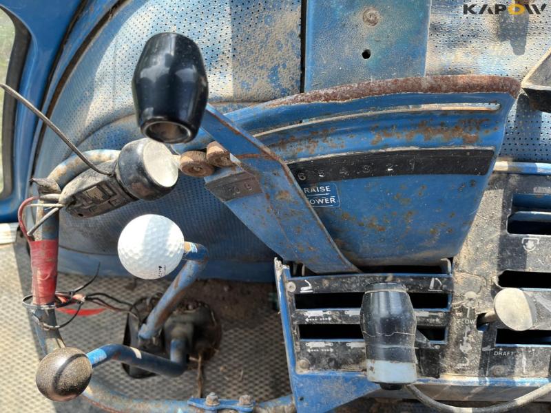 Ford TW15 tractor 39