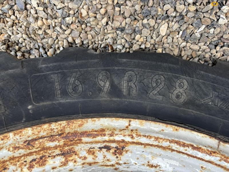 Ford TW35 tractor 68