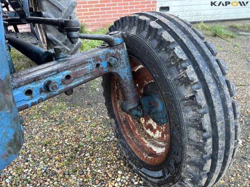 Fordson Dexta diesel tractor 11