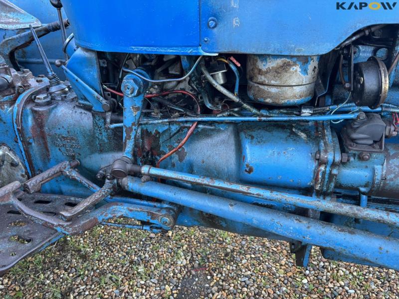 Fordson Dexta diesel tractor 19