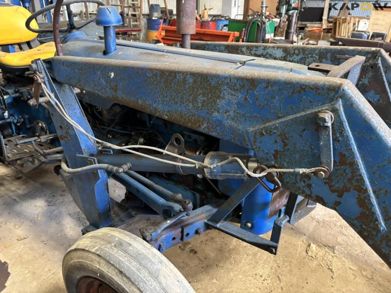 Fordson Dexta with front loader 17