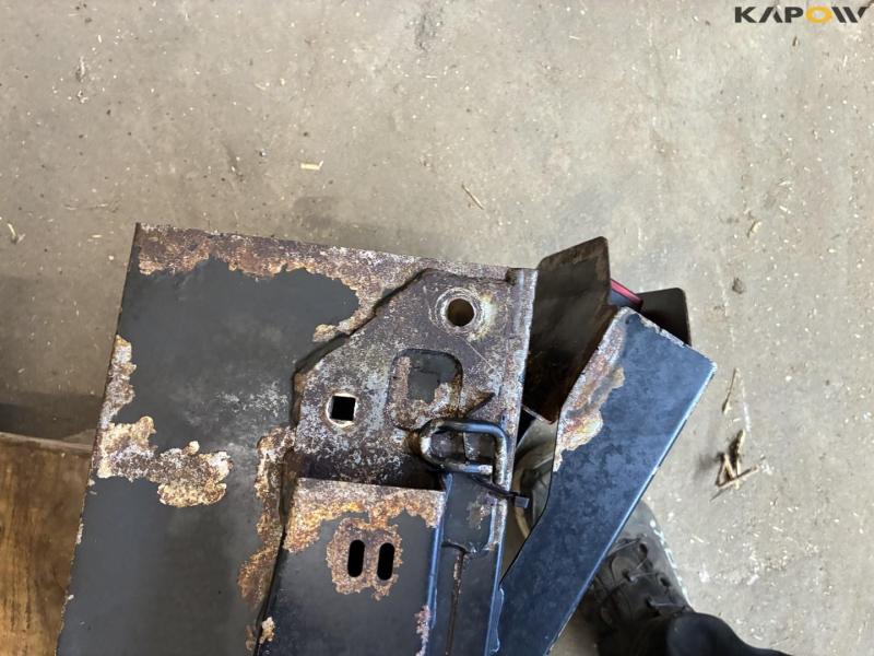 Extension spout for new Holland Fr. mower 12